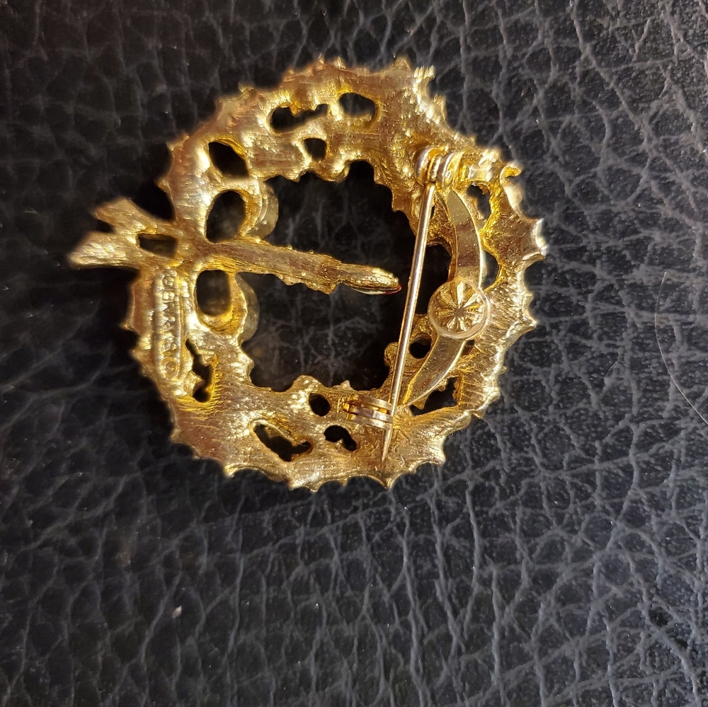 Brooches - Picture 5 of 6